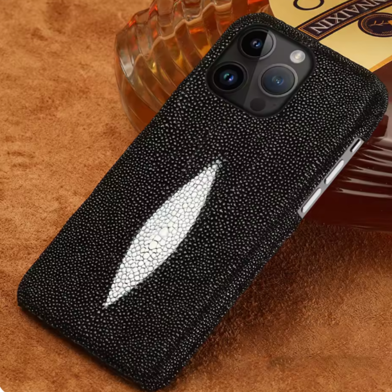 【本革シリーズ】スティングレイ エイ革 プレミアム バックカバー|iPhone対応 #240919