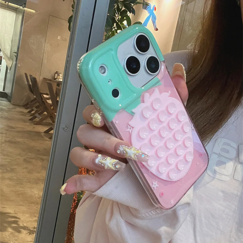 【ぷちぷち吸盤プッシュ】ストロベリー いちごデザイン×プッシュポップ スマホケース|iPhone対応 #250313