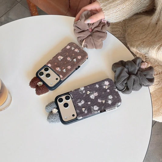 フラワー iPhoneケース|花柄 ボア素材・シュシュチャーム付き #240531