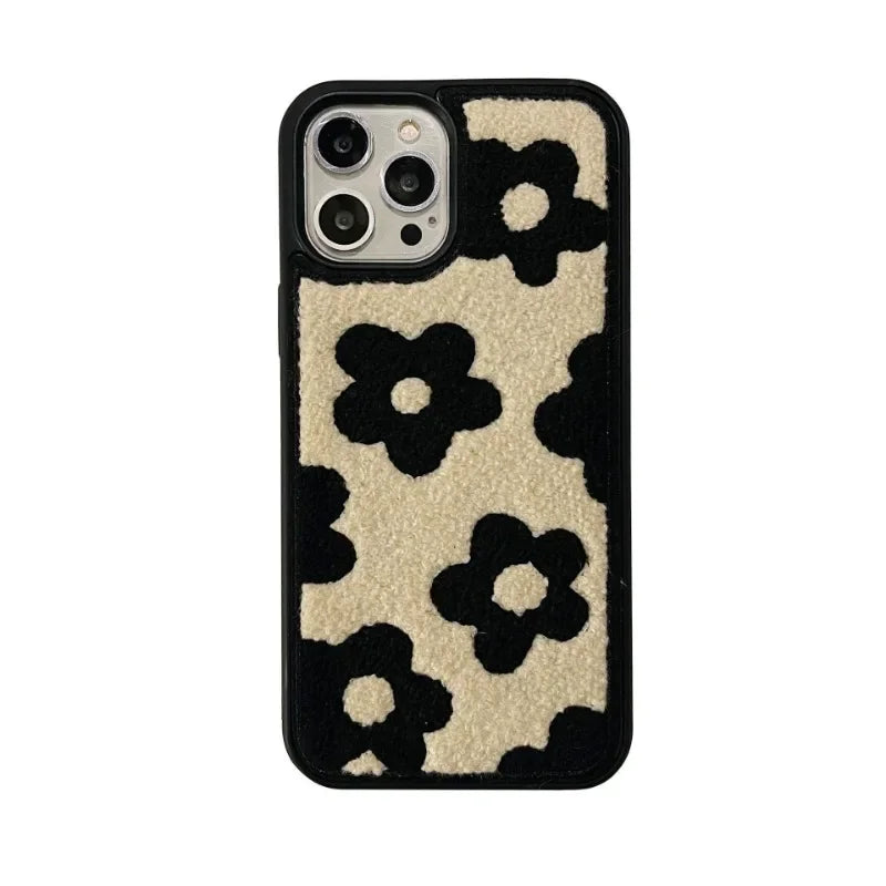 【もこもこレトロパターン】刺繍風パイル×アート柄 スマホケース|iPhone対応 #250616