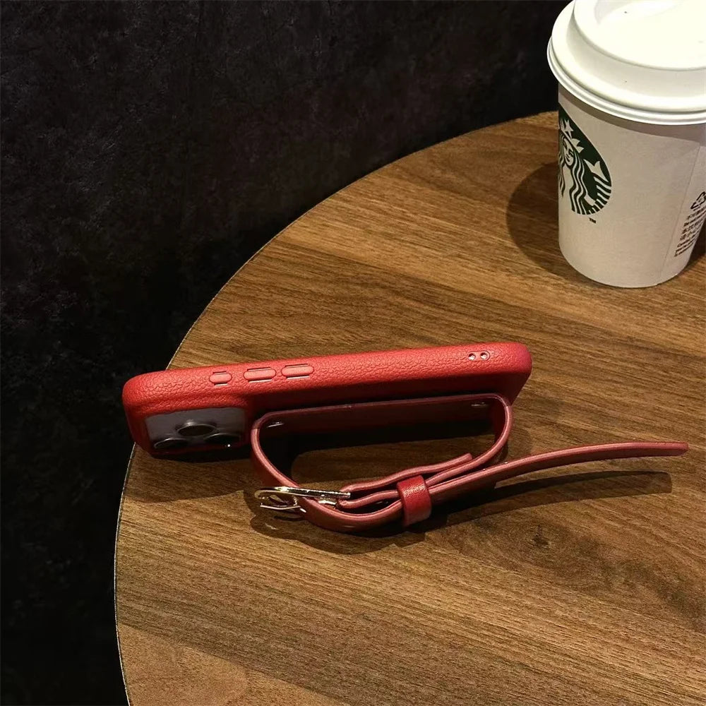 【レザーシリーズ】ベルトデザイン 高級感 レザー調 スマホケース|iPhone対応 #251124