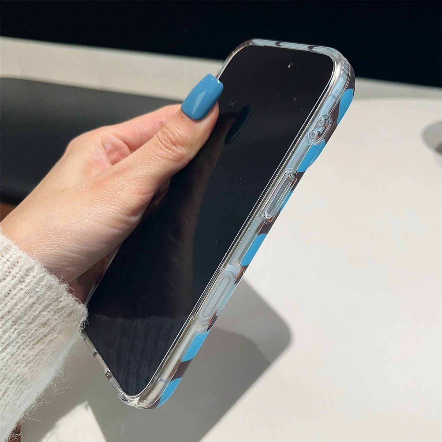 【ハート総柄】ハンドルストラップ付き ポップデザイン スマホケース|iPhone対応 #260203