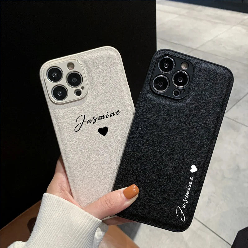 【カスタムシリーズ】ハート付き 名入れOK レザー調 スマホケース|iPhone対応 #250323