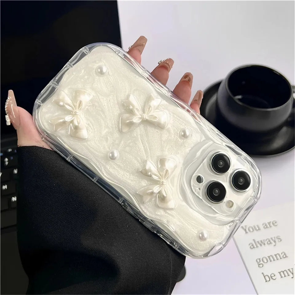 【パールリボンクリーム】3Dサテンリボン × うる艶ホワイトベース スマホケース|iPhone対応 #250611