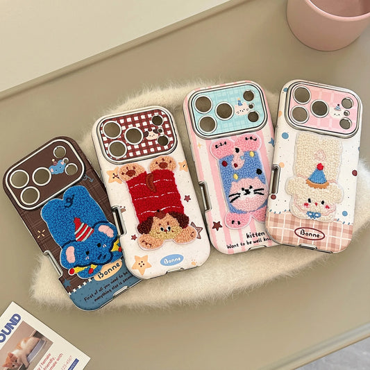 【ふわもこアニマル】立体刺繍 × ポップイラスト ワンチャン ネコちゃん スマホケース|iPhone対応 #240830