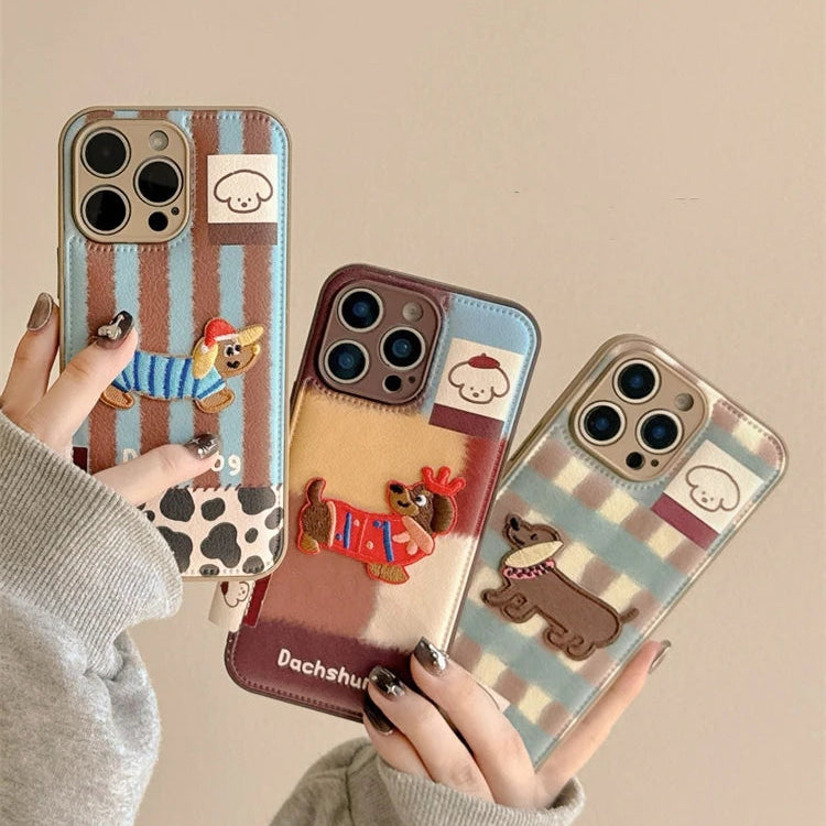 【チェックダックス】刺繍わんこ × レトロチェック エンボス スマホケース|iPhone対応 #250210