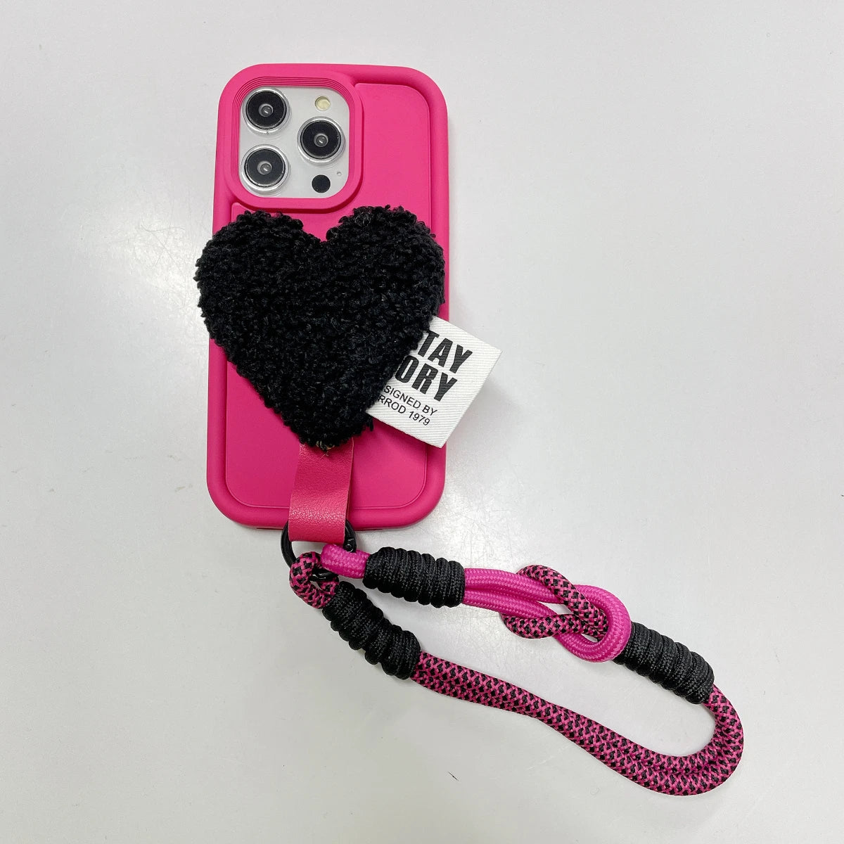 【もこもこハートチャーム】ショルダーストラップ付きスマホケース|iPhone対応 #250809
