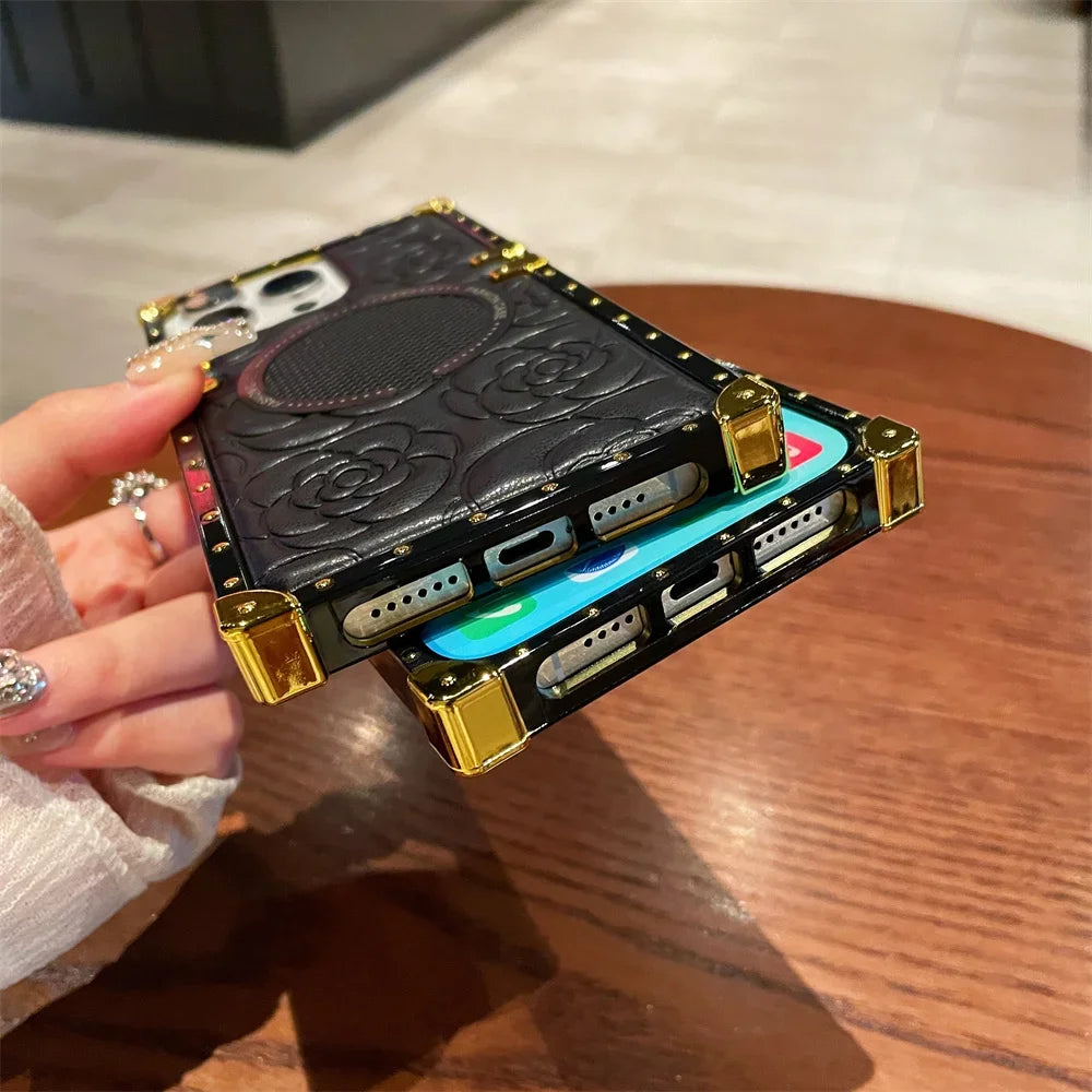 【スクエアシリーズ】キルティングレザー フラワー型押し スタッズスクエアケース|iPhone対応 #250819
