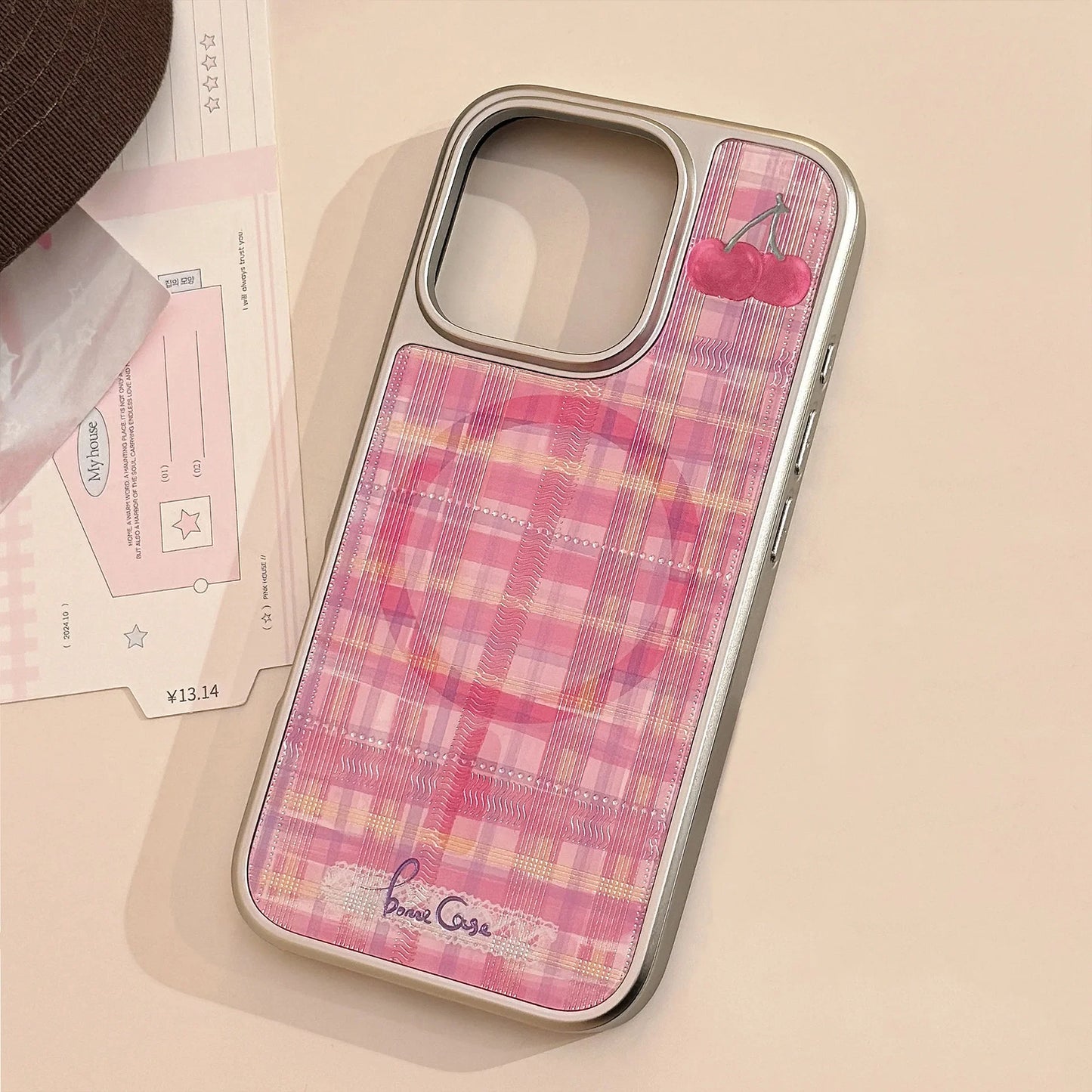 【Magnet対応】ピンクチェック スターチェリー × シルバーフレーム スマホケース|iPhone対応 #240822
