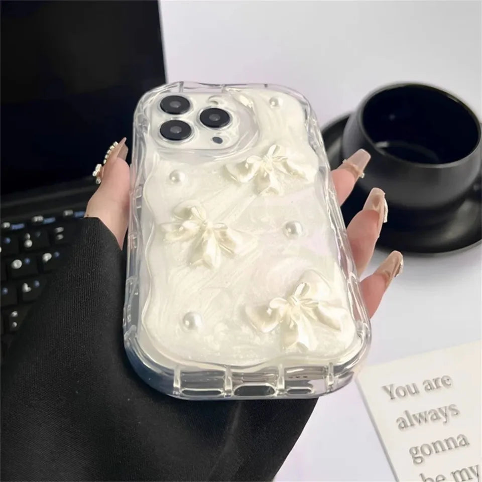【パールリボンクリーム】3Dサテンリボン × うる艶ホワイトベース スマホケース|iPhone対応 #250611