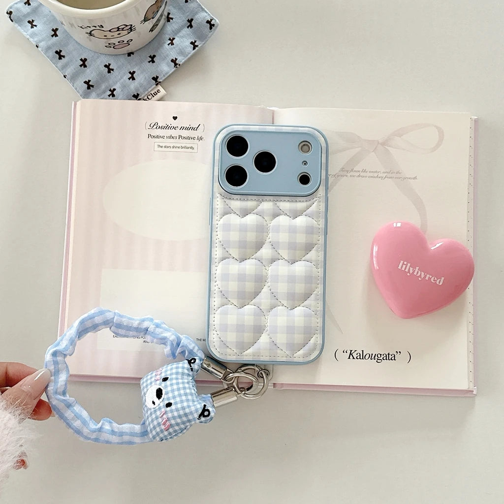 【ハートキルティングチェック】ギンガムハート×パステルブルー くまちゃんチャーム スマホケース|iPhone対応 #250329