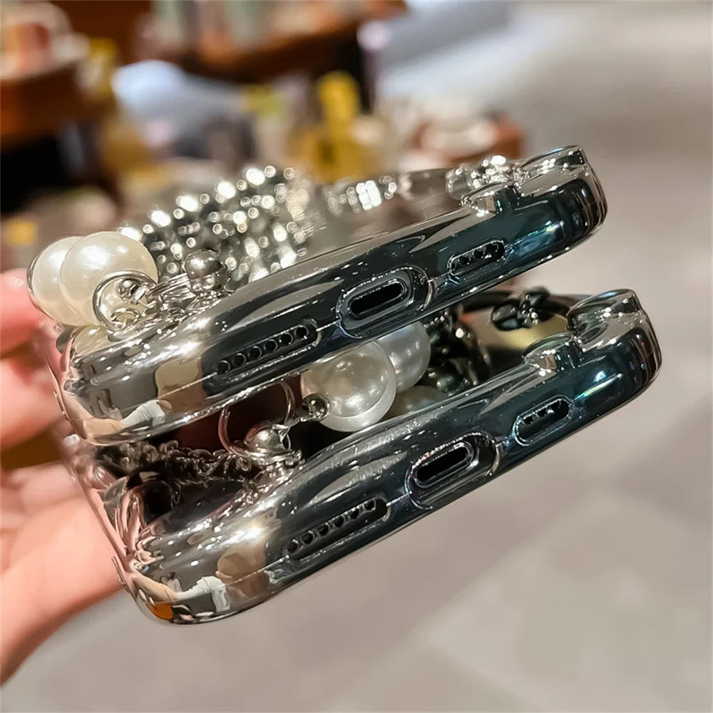 【メタリック×ミラー】ビーズハートチャーム付きスマホケース|iPhone対応 #250729