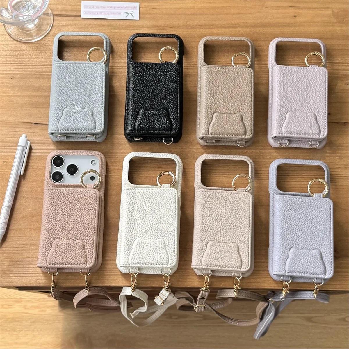 【ベアポケットレザー】くまエンボス × カード収納付き ショルダースマホケース|iPhone対応 #250208