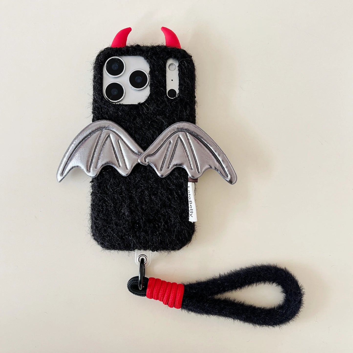 【デビルウィング】立体シルバーウィング×ふわもこファー スマホケース|iPhone対応 🪽🖤 #241219