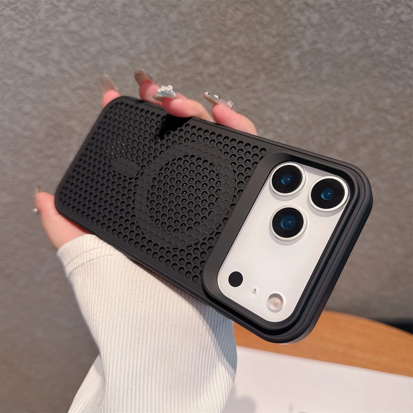 【Magsafe対応】シリコンラバー エアドット 立体グリップ 耐衝撃 スマホケース|iPhone対応 #250419