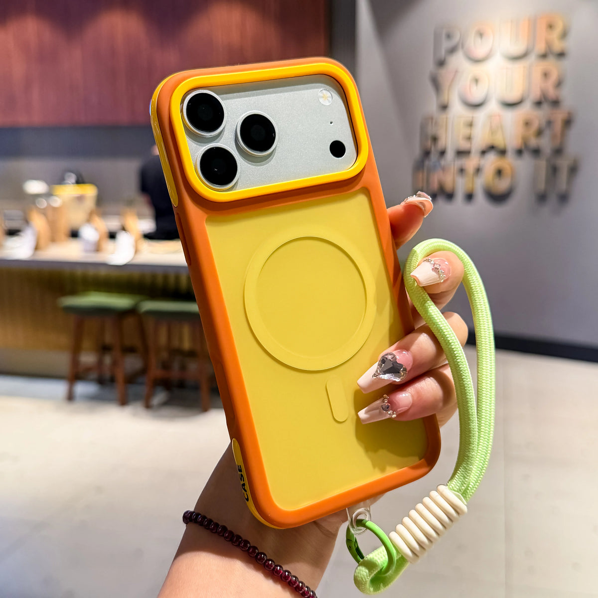 【ハンドストラップ付き】バイカラー マグネット内蔵 iPhoneケース(全5色) カジュアル・スポーティー PCA #261181