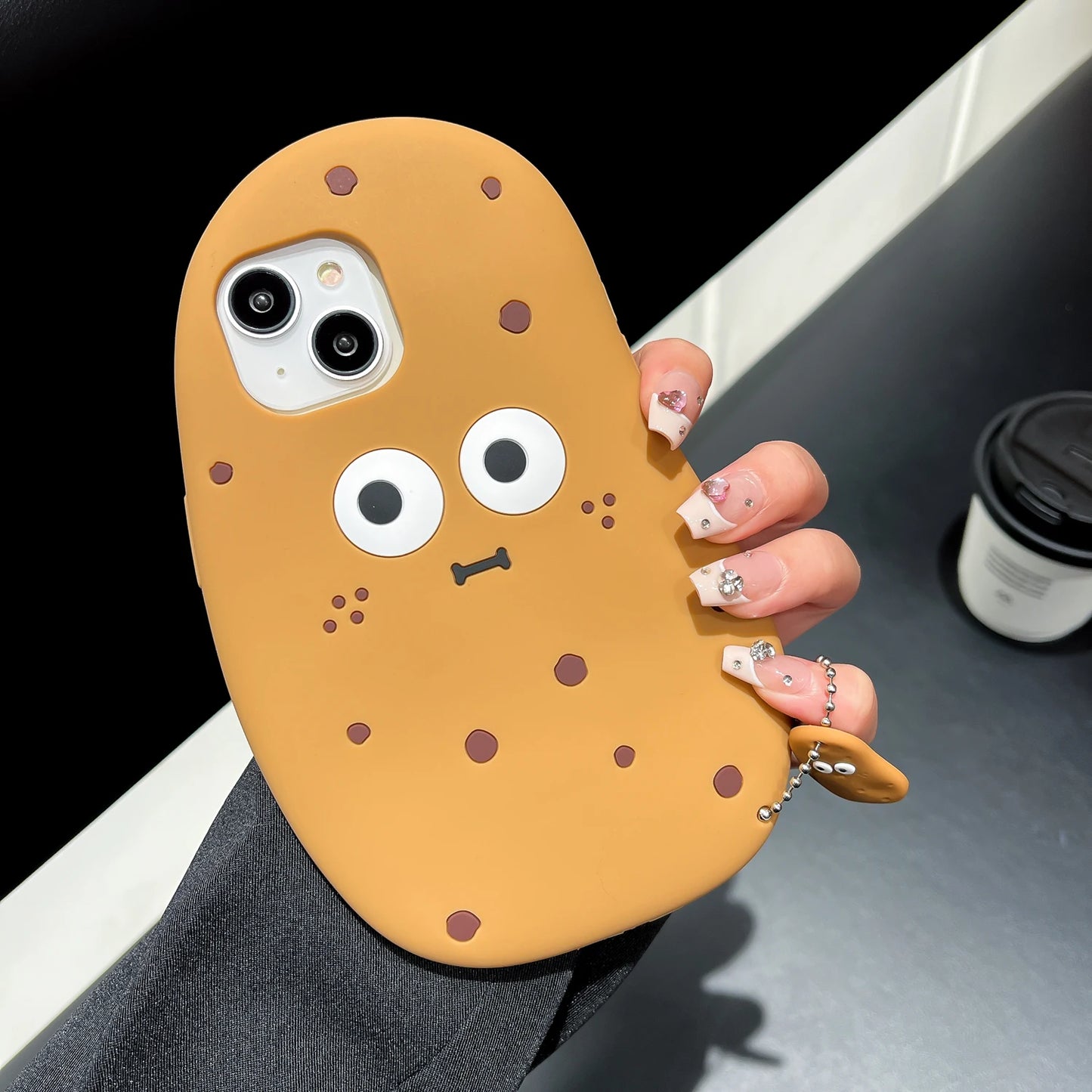 【3Dデザイン】ポテトキャラクター iPhoneケース かわいい 韓国風 ポテト型 ストラップ付き シリコン耐衝撃 ソフトケース|iPhone対応 #251231