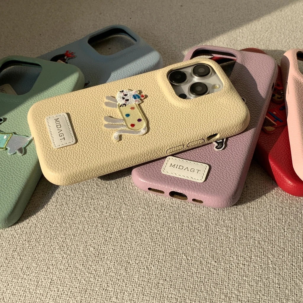 【アニマルシリーズ】ドッグ 犬 猫 モチーフ 刺繍入りレザー調 スマホケース ダックスフンド フレンチブルドッグ |iPhone対応 #250422