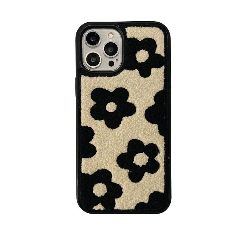 【もこもこレトロパターン】刺繍風パイル×アート柄 スマホケース|iPhone対応 #250616