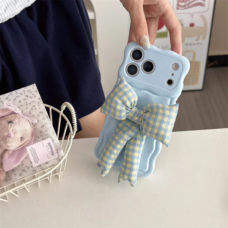 【ウェーブフレーム】ぷっくり 立体 ギンガムチェックリボン スマホケース|iPhone対応 #241230