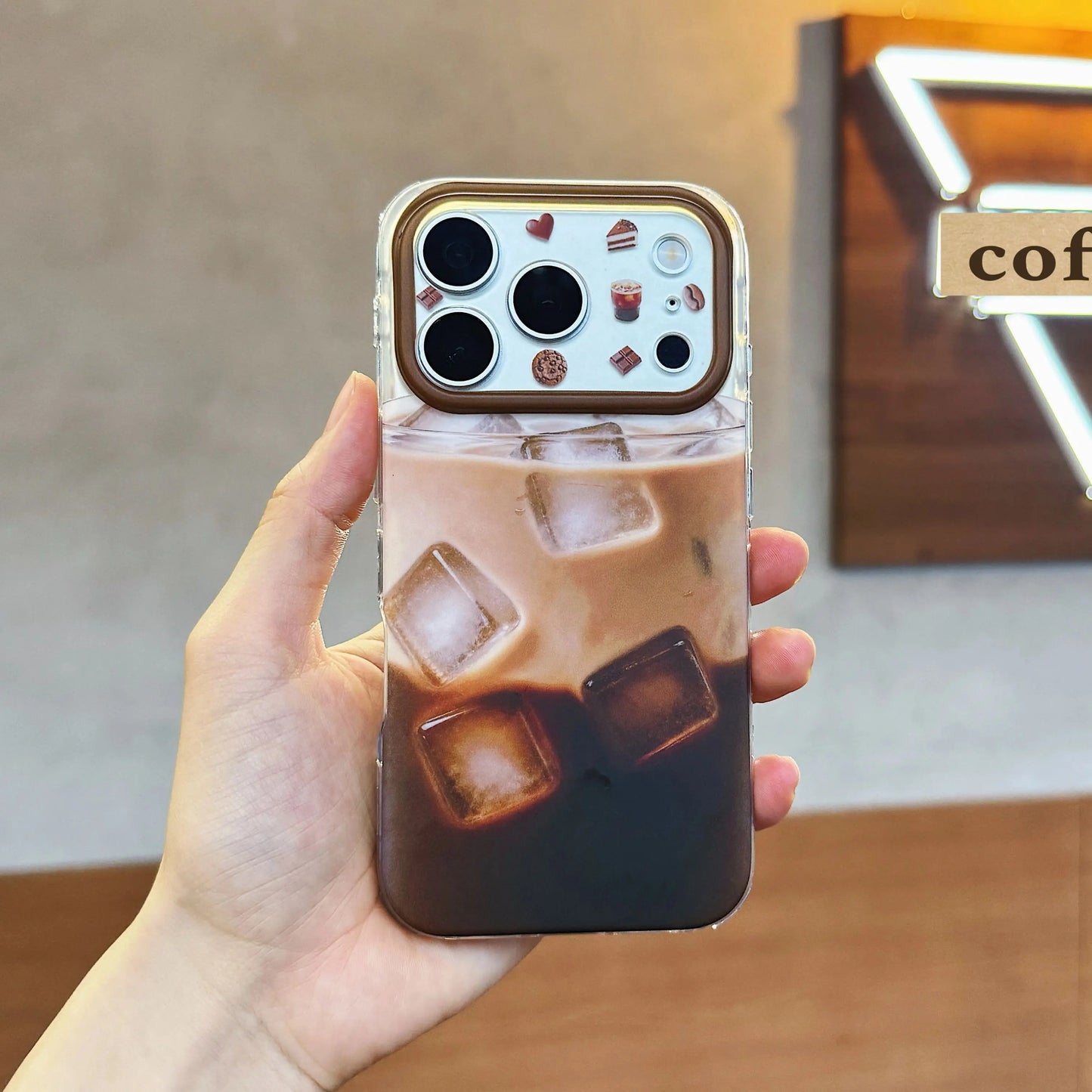 日常に溶け込むカフェラテの iPhoneケース|耐衝撃・防塵仕様 #260069