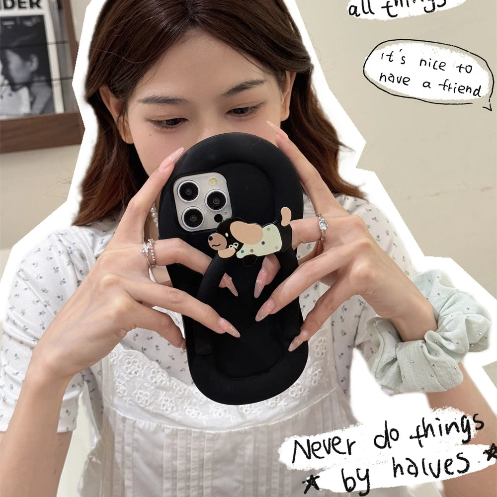 【わんこサンダル風デザイン】ゆるかわ立体 ビーサン スマホケース|iPhone対応 #250722