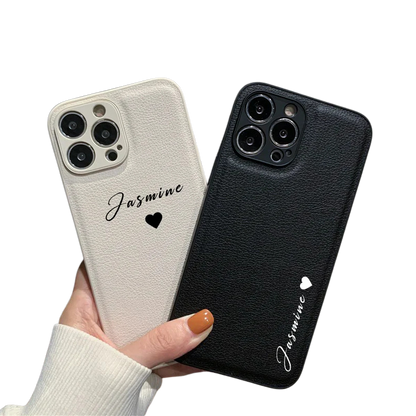 【カスタムシリーズ】ハート付き 名入れOK レザー調 スマホケース｜iPhone対応 #250323