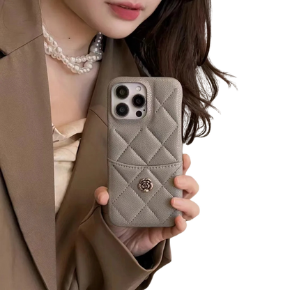 【キルティングローズポケット】レザーバッグ風×ローズボタン スマホケース｜iPhone対応 #250331