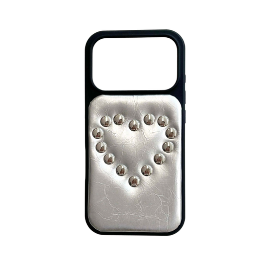 【メタリックハートスタッズ】シルバー パフレザー風 スマホケース｜iPhone対応 #250118