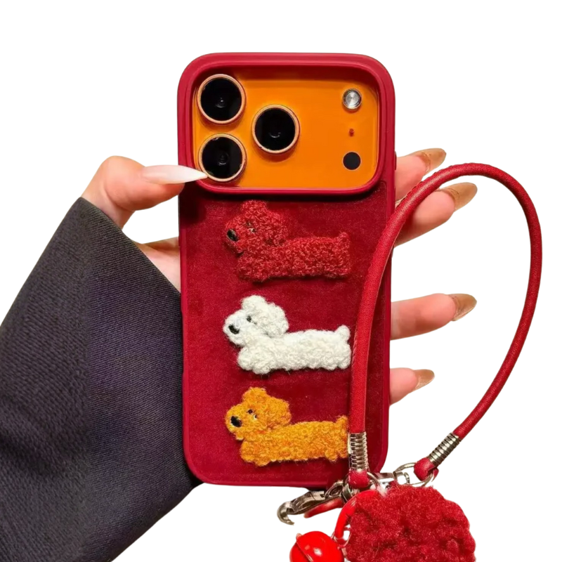 【アニマルシリーズ】もこもこドッグ スマホケース｜立体わんこ刺繍×ポンポンチャーム付き｜iPhone対応 #241209