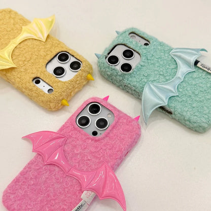 【デビルウイング】ふわもこ悪魔くん × 立体バットウイング スマホケース｜iPhone対応 #240825