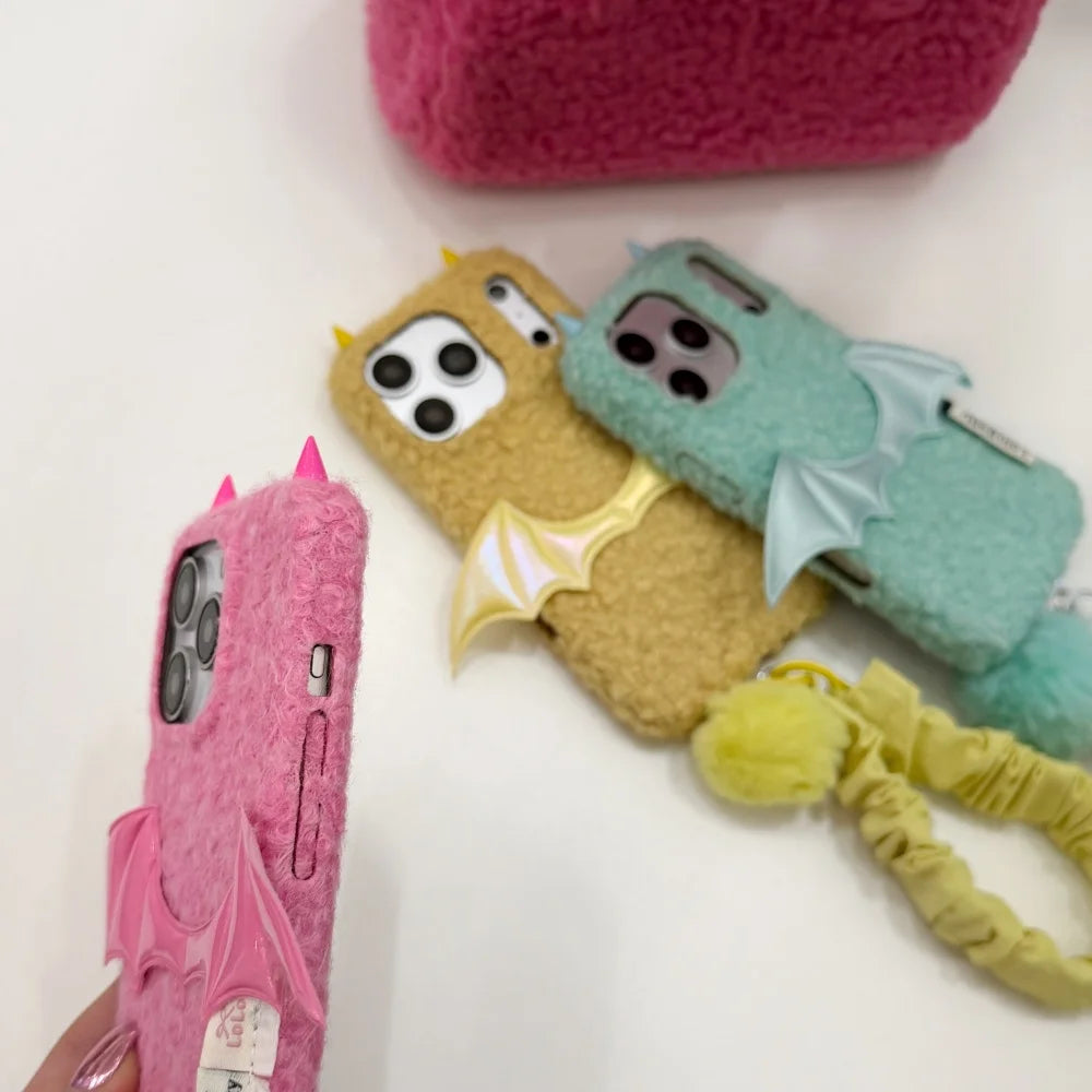 【デビルウイング】ふわもこ悪魔くん × 立体バットウイング スマホケース｜iPhone対応 #240825
