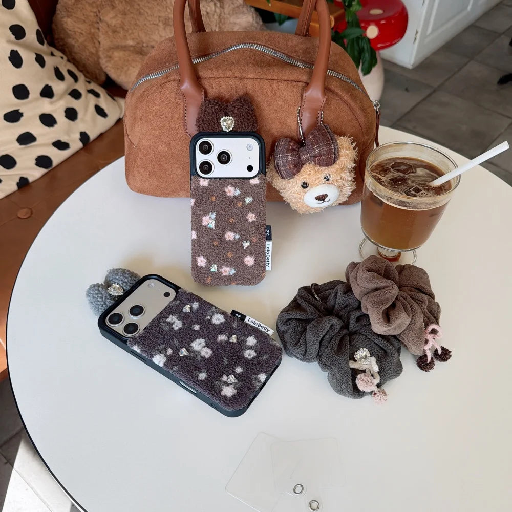フラワー iPhoneケース｜花柄 ボア素材・シュシュチャーム付き #240531