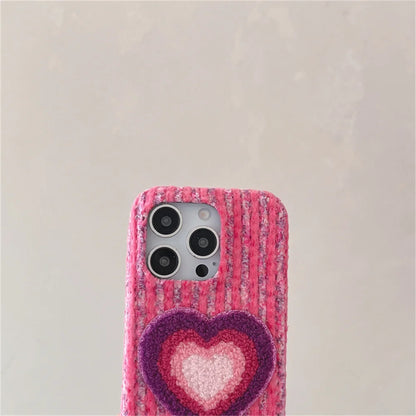 【ハートニットポンポン】もこもこ カラフルハート×ふわふわチャーム Y2K スマホケース｜iPhone対応 #250105