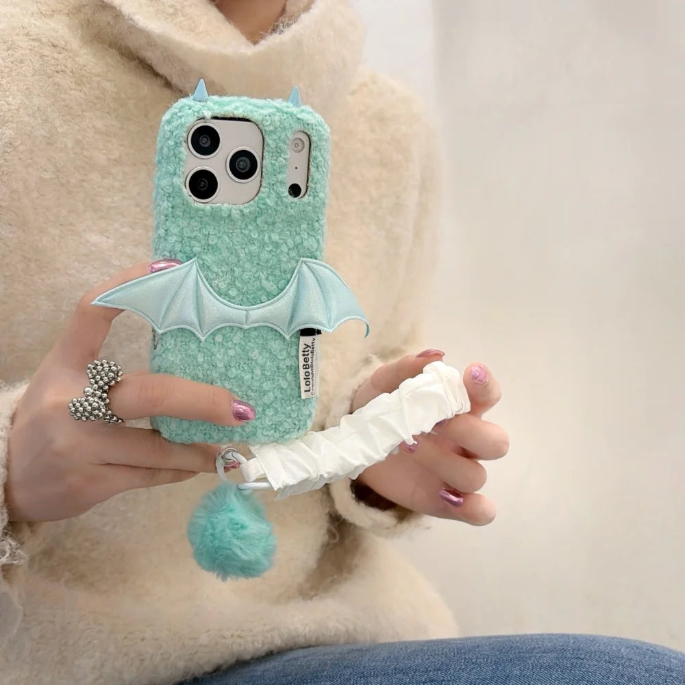 【デビルウイング】ふわもこ悪魔くん × 立体バットウイング スマホケース｜iPhone対応 #240825