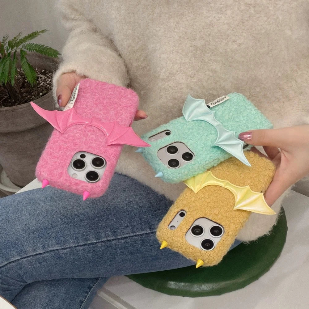 【デビルウイング】ふわもこ悪魔くん × 立体バットウイング スマホケース｜iPhone対応 #240825