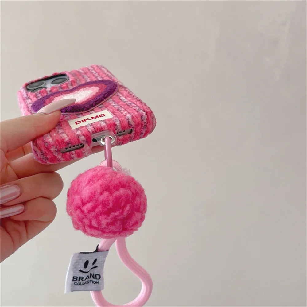 【ハートニットポンポン】もこもこ カラフルハート×ふわふわチャーム Y2K スマホケース｜iPhone対応 #250105