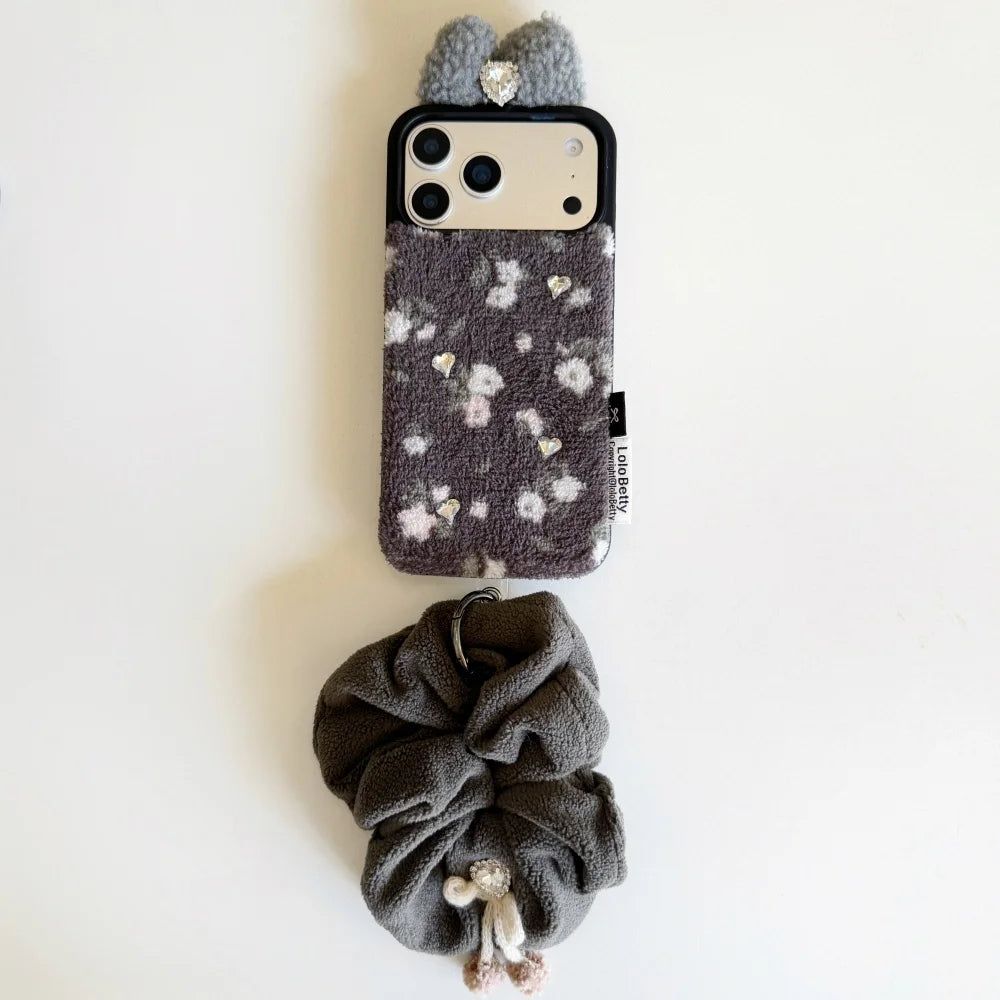 フラワー iPhoneケース｜花柄 ボア素材・シュシュチャーム付き #240531