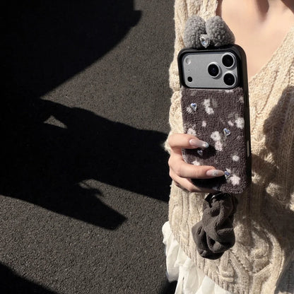 フラワー iPhoneケース｜花柄 ボア素材・シュシュチャーム付き #240531