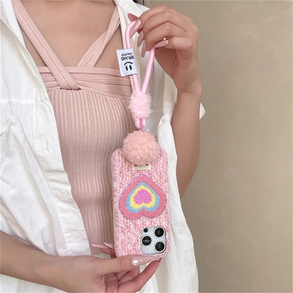 【ハートニットポンポン】もこもこ カラフルハート×ふわふわチャーム Y2K スマホケース｜iPhone対応 #250105