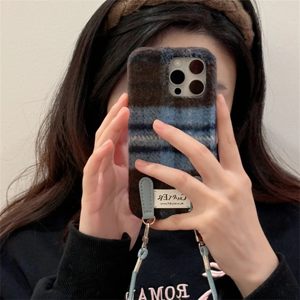 【チェックストラップ】フェルト チェック × ストラップ付き スマホケース｜iPhone対応 #250107