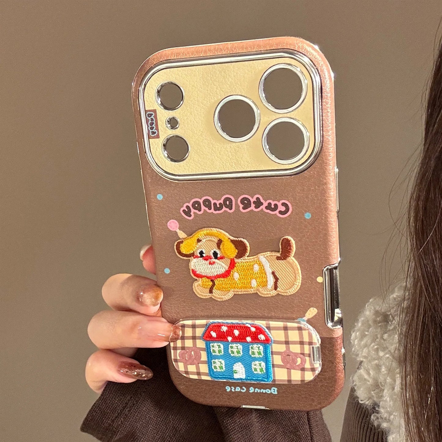 【HAPPYアニマルシリーズ】ヘッドホン わんこ ネコ 刺繍 × ふんわりガーリー ソフトレザー調ケース｜iPhone対応 #240826