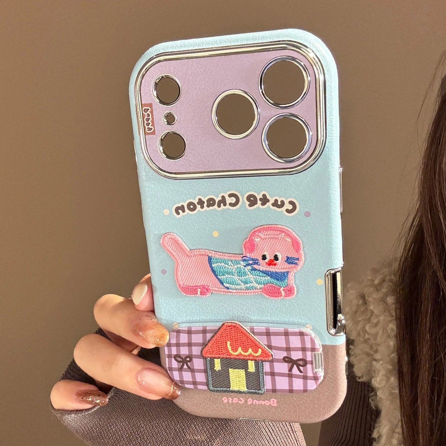 【HAPPYアニマルシリーズ】ヘッドホン わんこ ネコ 刺繍 × ふんわりガーリー ソフトレザー調ケース｜iPhone対応 #240826