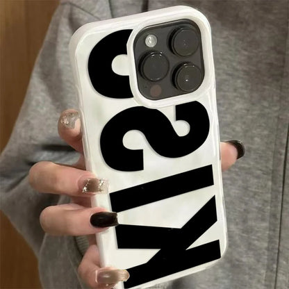 【ビッグロゴシリーズ】モノトーン KISS デザイン スマホケース｜iPhone対応 #251215