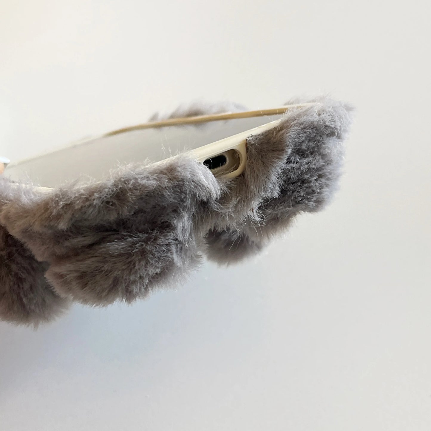 【アニマルフェイスシリーズ】グレーマウス スマホケース｜ふわもこ立体デザイン × キュートな耳付き｜iPhone対応 #241130