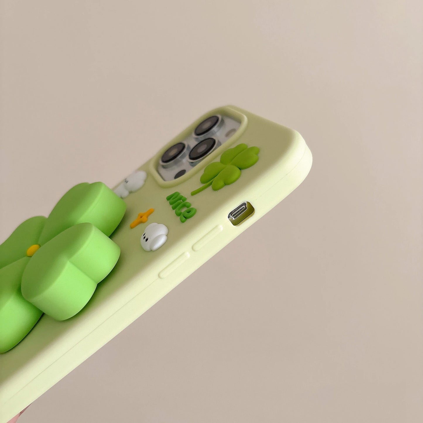 【3Dシリーズ】立体クローバー×LUCKYポップデザイン スマホケース｜iPhone対応 #250918