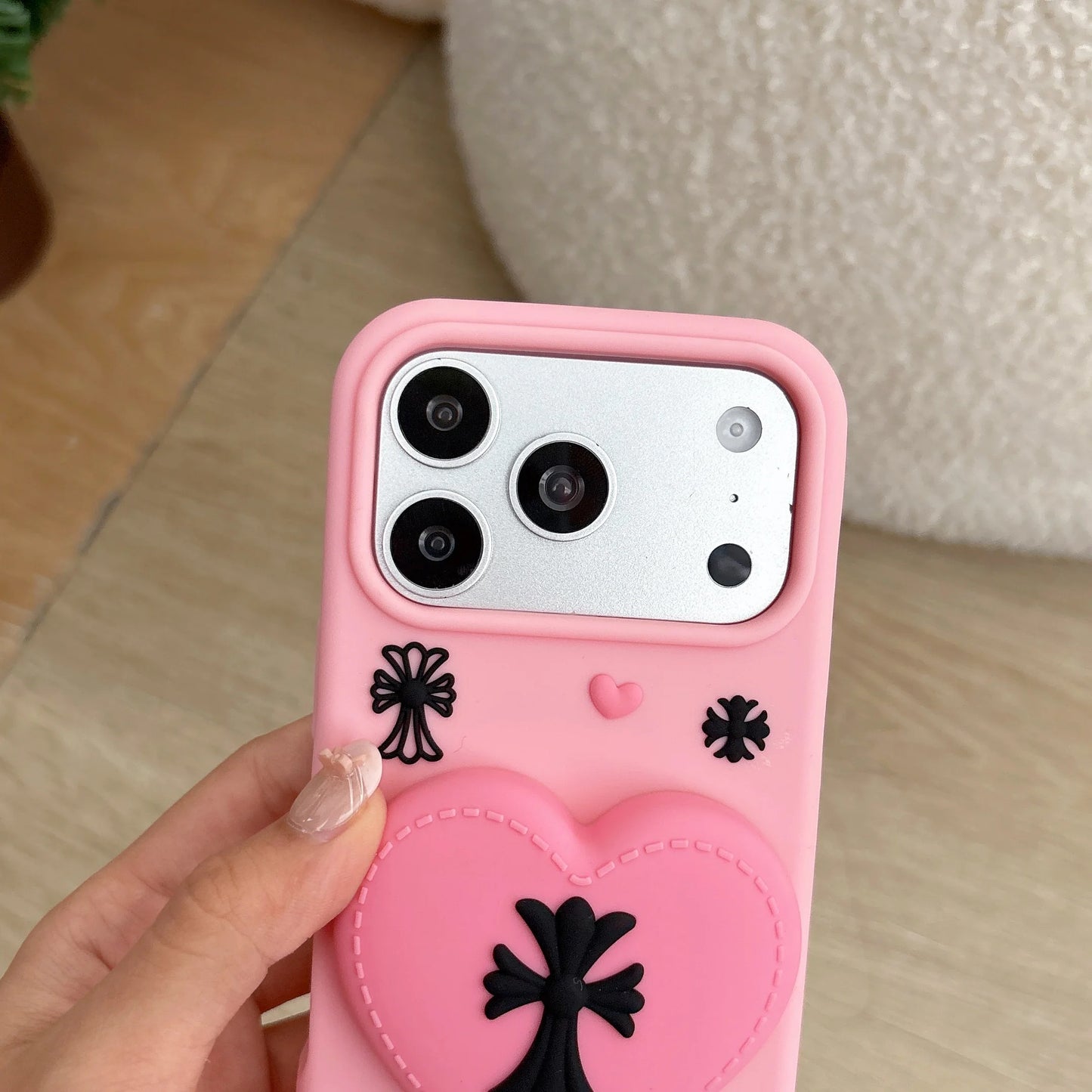 ハート×クロスモチーフ グリップスタンド付き iPhoneケース｜シリコン素材・立体デザイン #240525