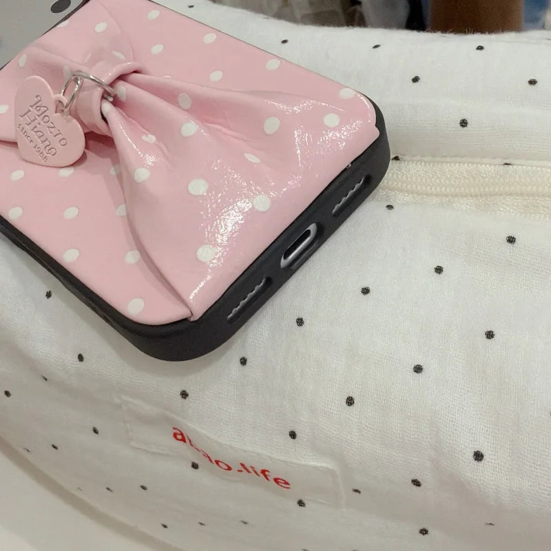 【立体リボン】 ハートチャーム付き ソフトレザー調 ドット柄 水玉 iPhoneケース #260209