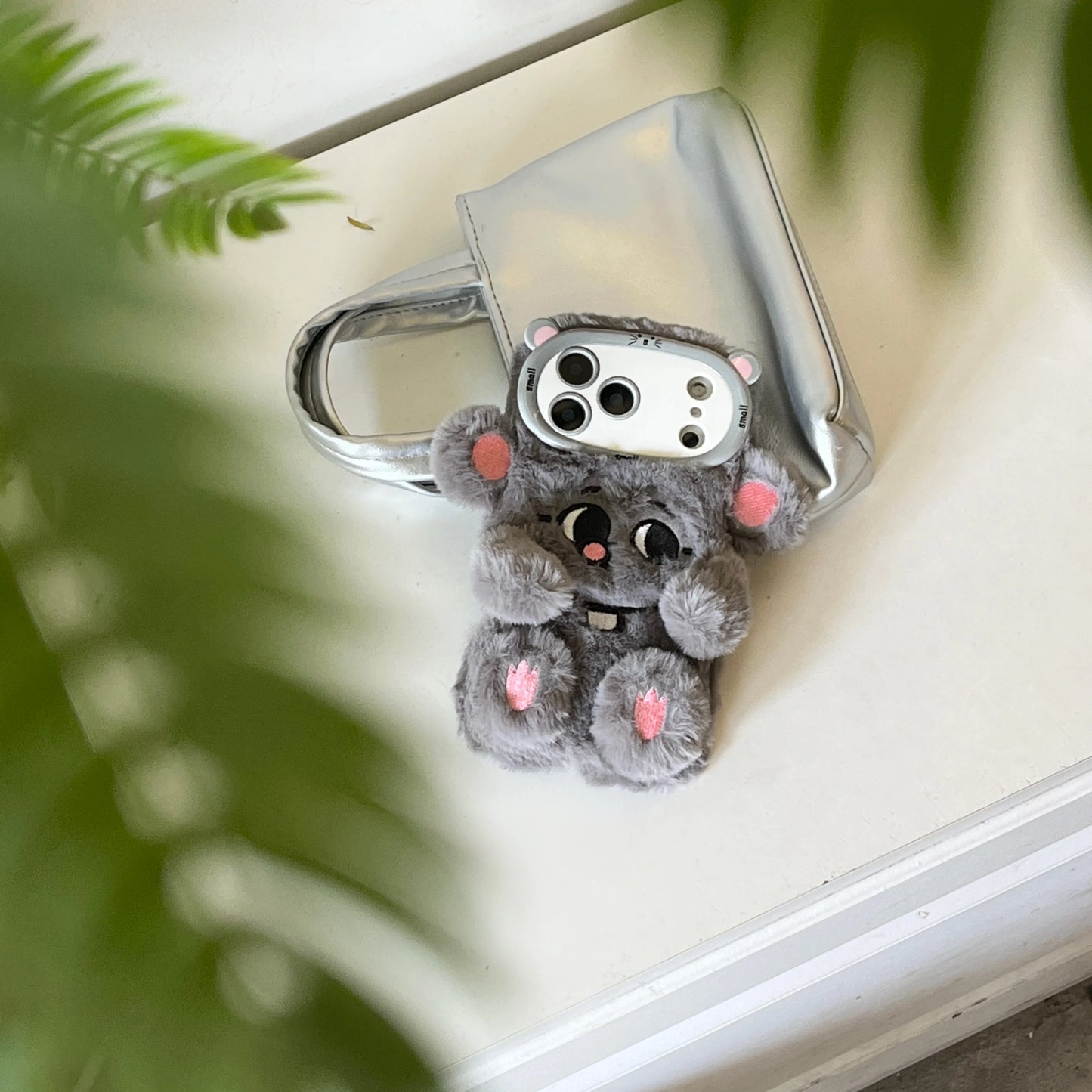 【アニマルフェイスシリーズ】グレーマウス スマホケース｜ふわもこ立体デザイン × キュートな耳付き｜iPhone対応 #241130