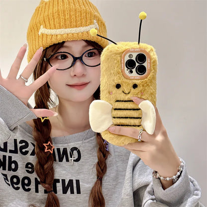 【ふわもこアニマルシリーズ】ハチさんスマホケース｜羽つき立体デザイン｜iPhone対応 #241123